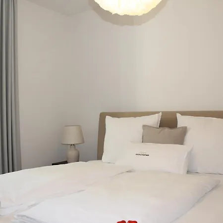 Schoener Wohnen Im Zentrum Von Lägenhet *